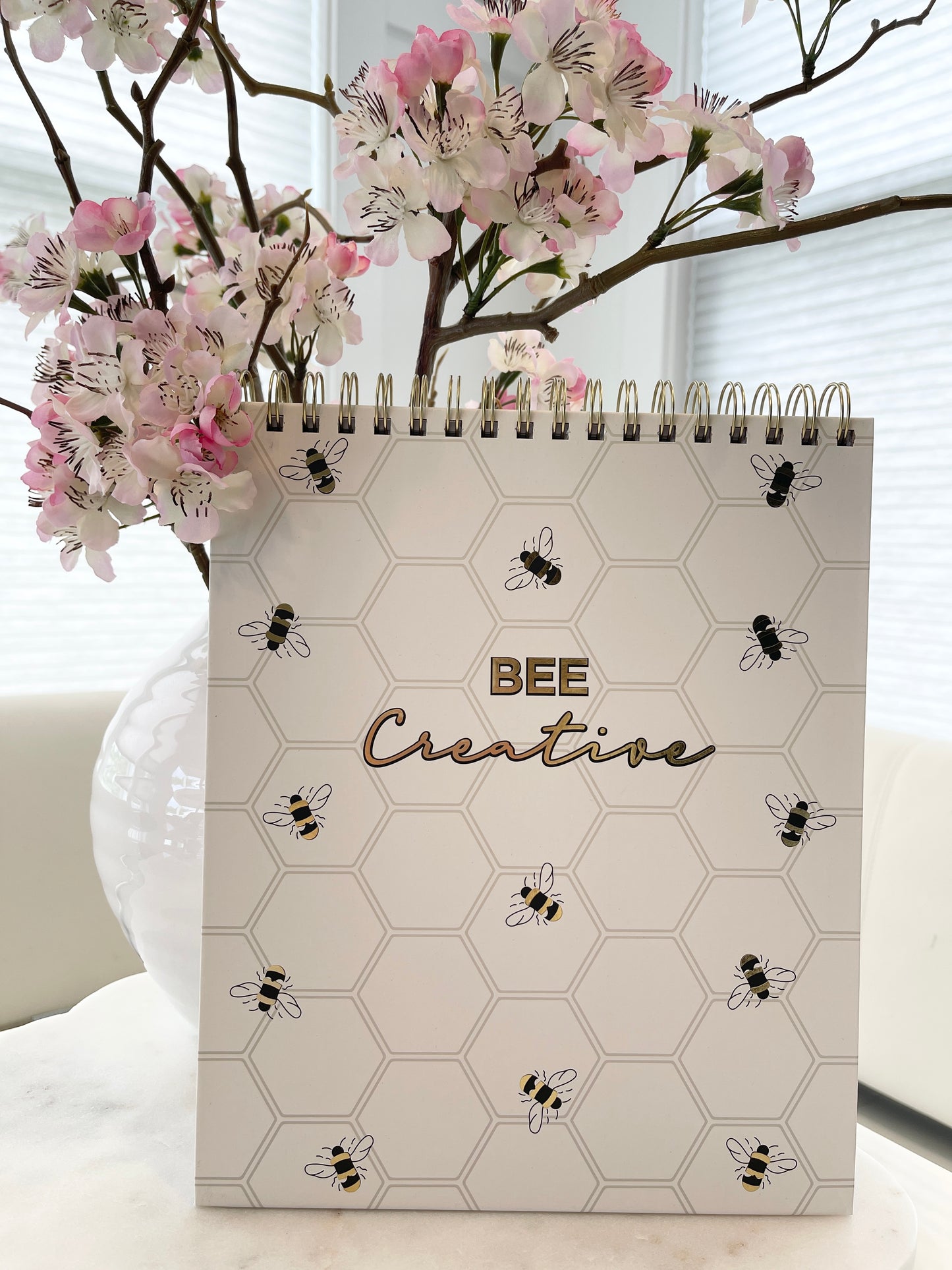 ART BOOK - BEE CREATIVE