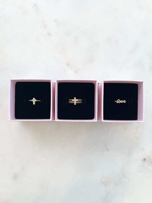 LOVE THE CROSS RING SET