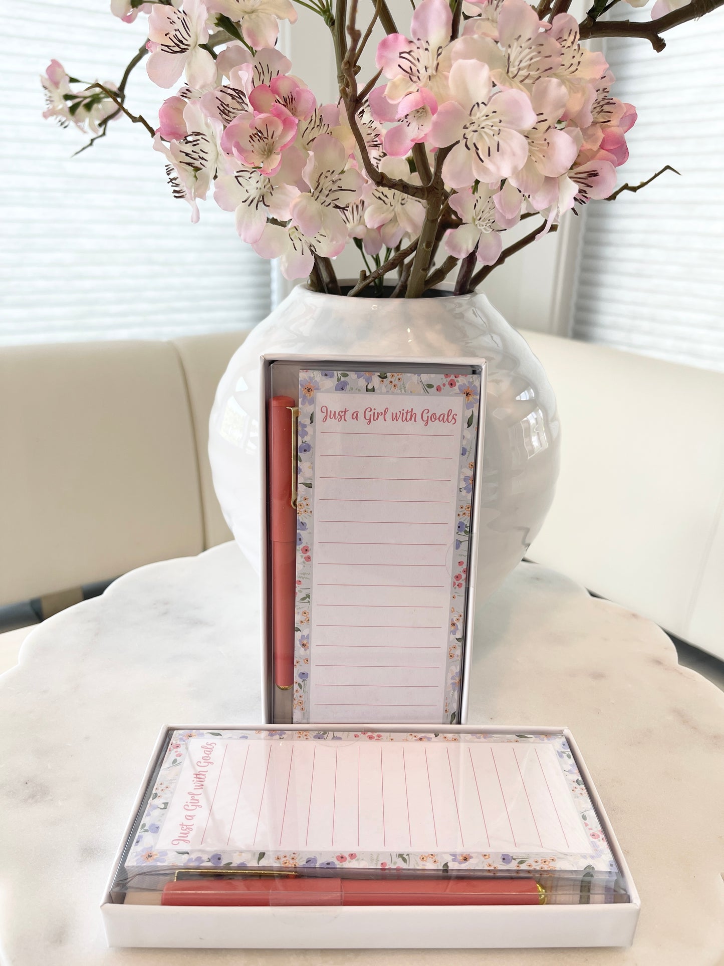 GIRL WITH GOALS TO-DO-LIST