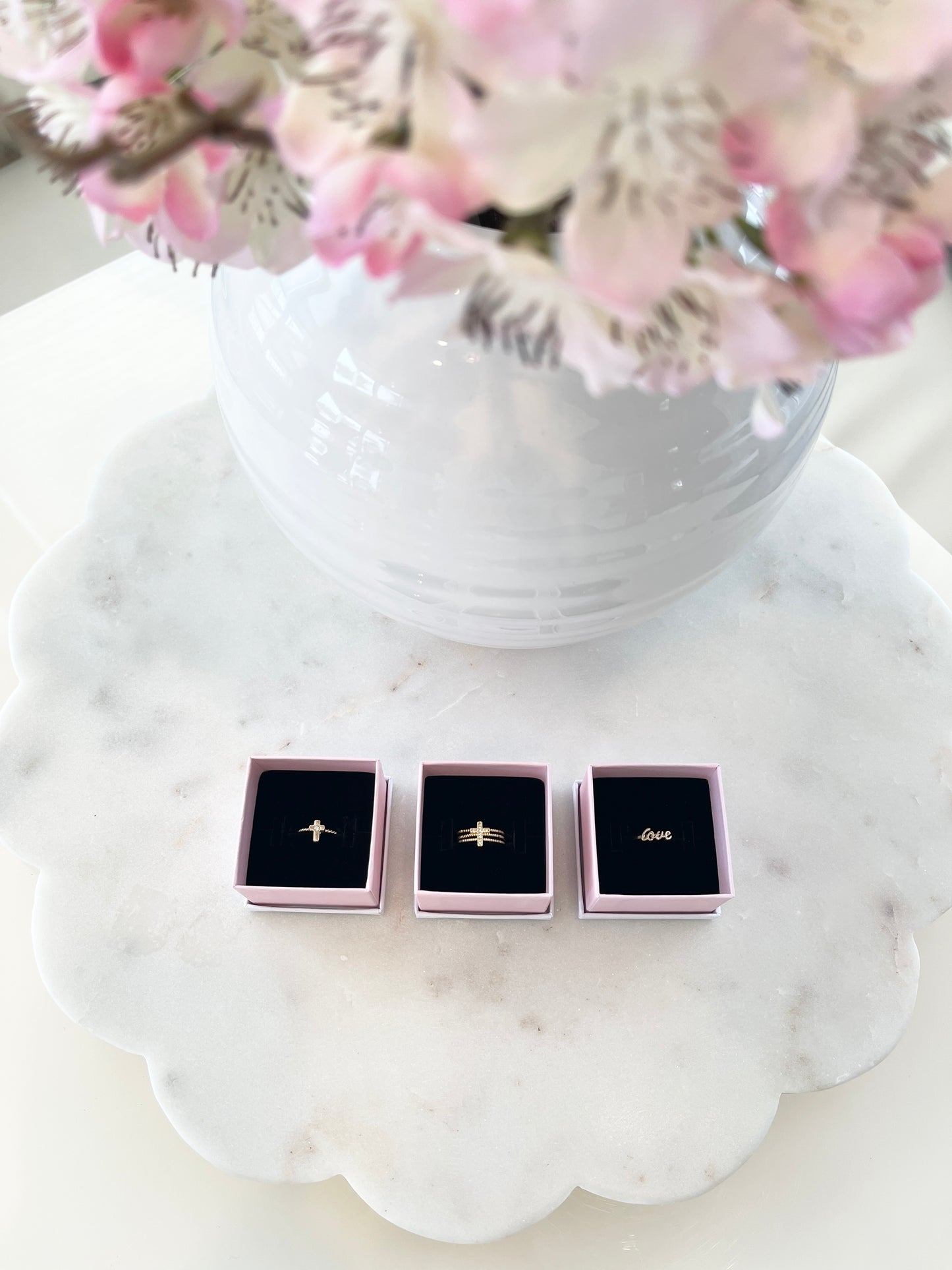 LOVE THE CROSS RING SET